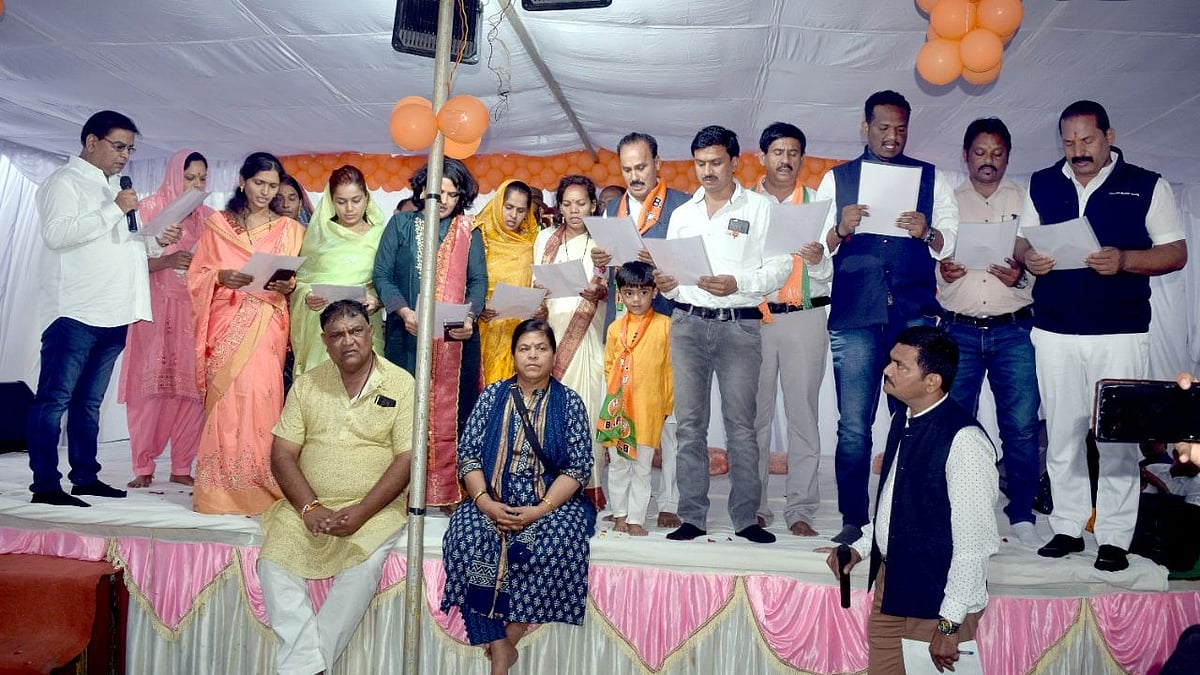 Newly elected council takes oath in Mhowgaon