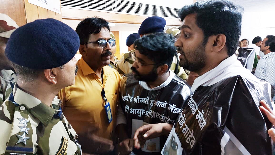 Mira Bhayandar: 12 Congressmen booked for ruckus in MBMC, no arrests yet    