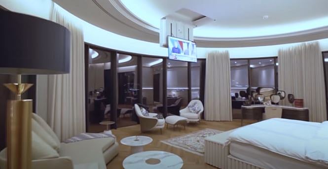 The villa has 10 bed rooms