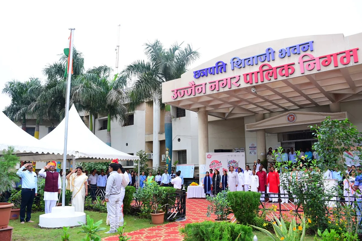 Mayor Mukesh Tatwal salutes the Tricolour at UMC headquarters.