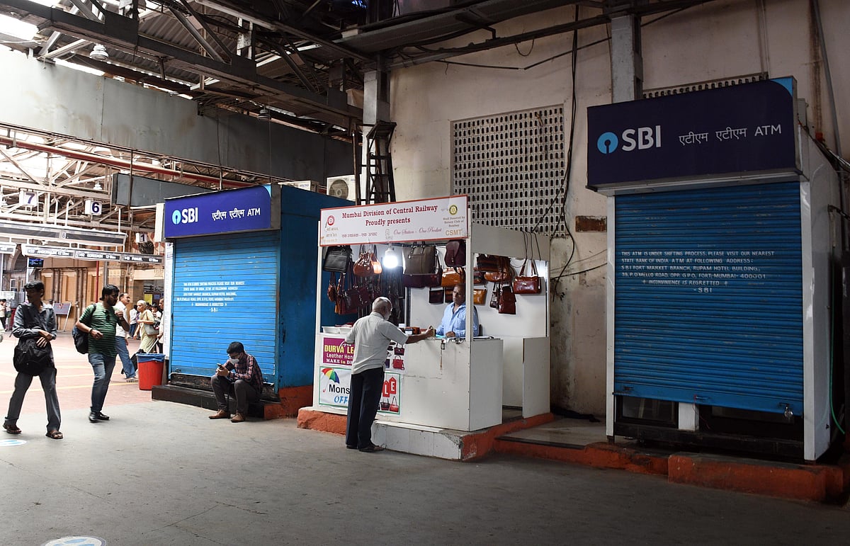 Mumbai: Only one functional ATM at CSMT; passengers lament