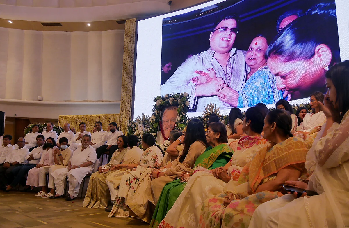 Rakesh Jhunjhunwala's prayer meet at BSE | Salman Ansari