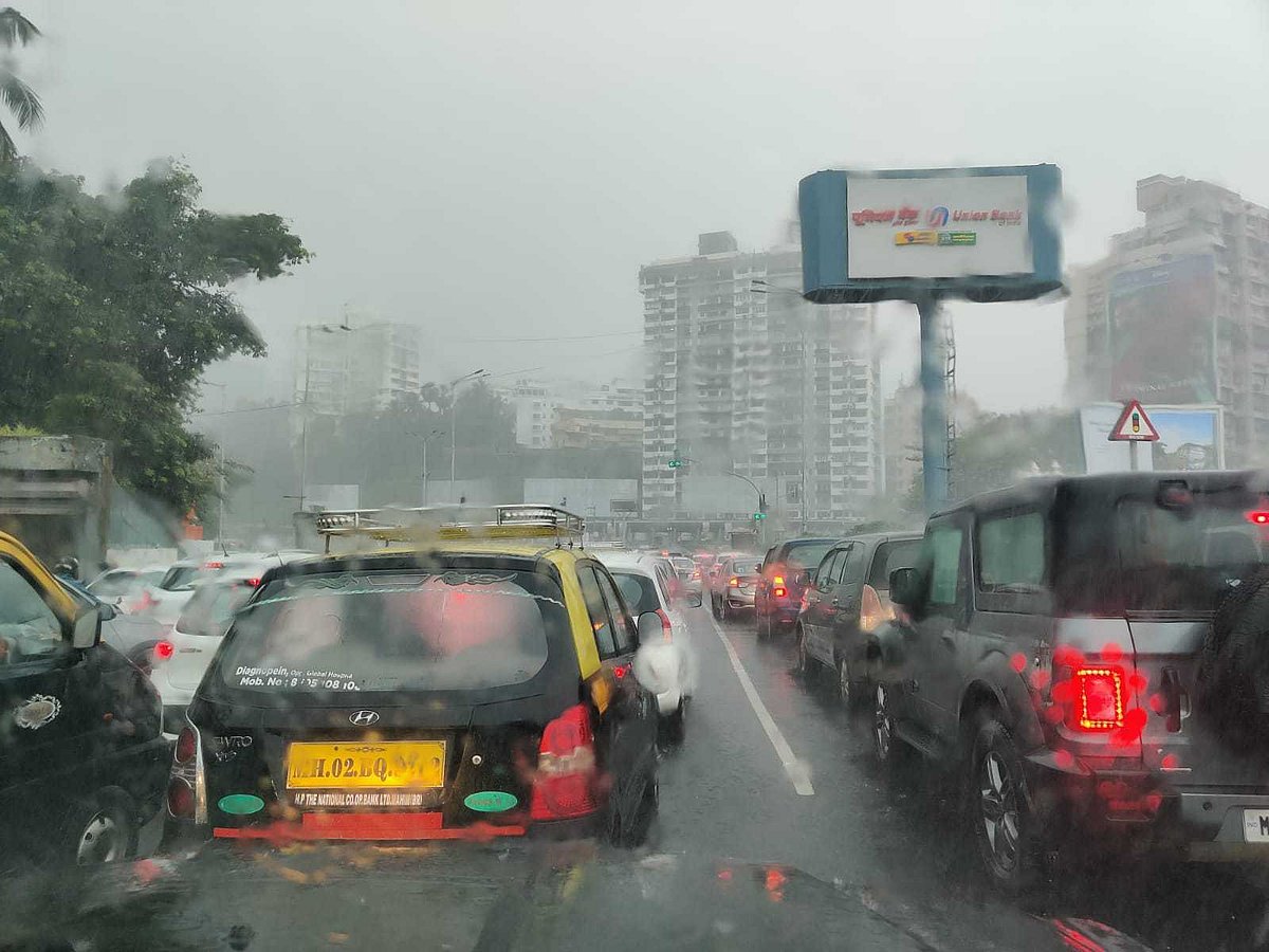 Mumbai: After potholes, VVIP visit another roadblock 