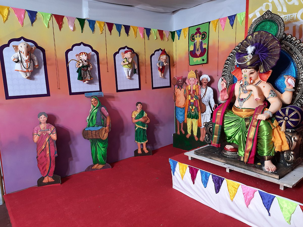 Pimpleshwar Mitra Mandal in Walkeshwar, which is celebrating 25 years of its existence