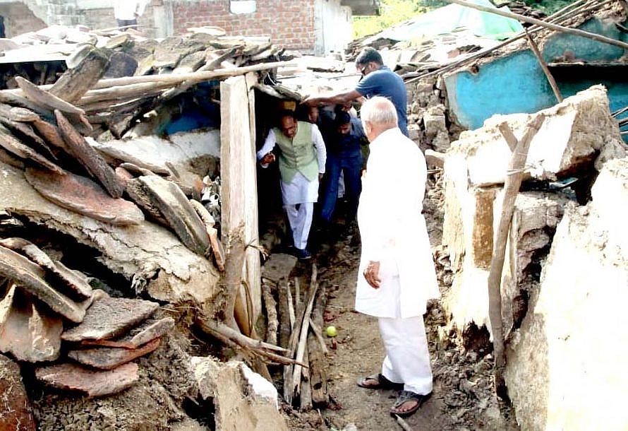 Chief Minister Shivraj Singh Chouhan during visit to flood-affected area in Vidisha district on Wednesday