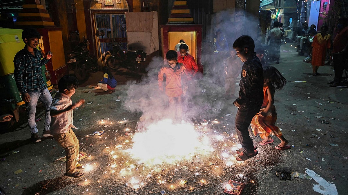 Delhi govt announces total ban on firecrackers till January 1, 2023