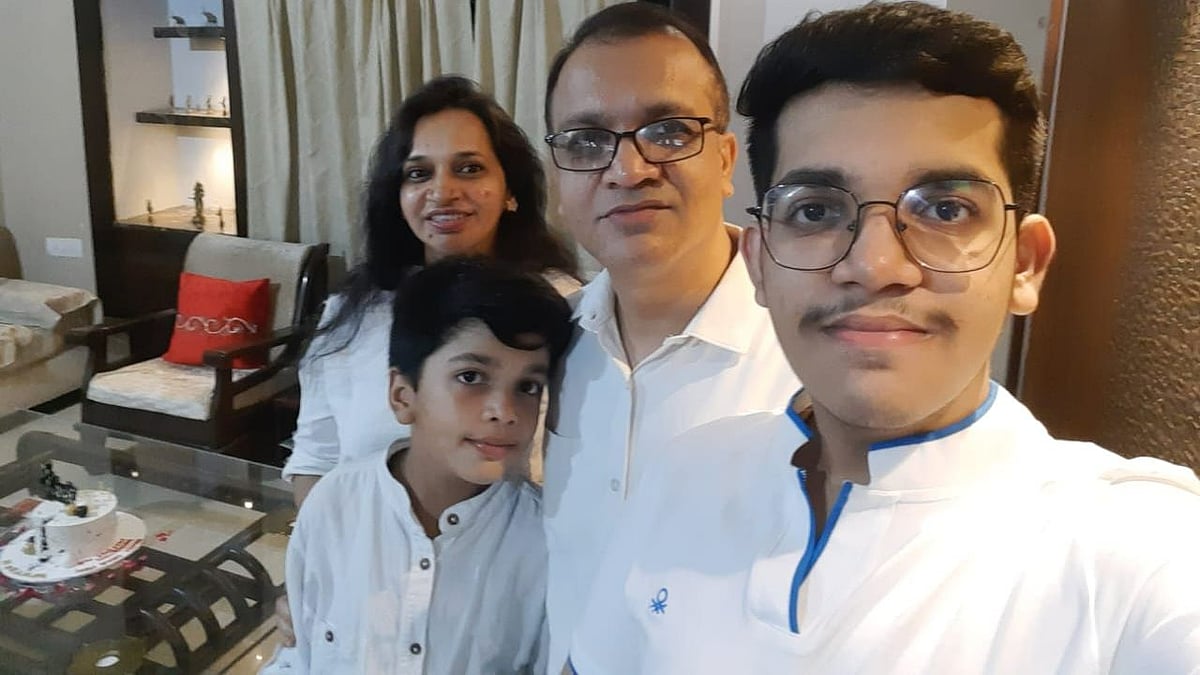 Samartha Rathore (AIR 792) with family