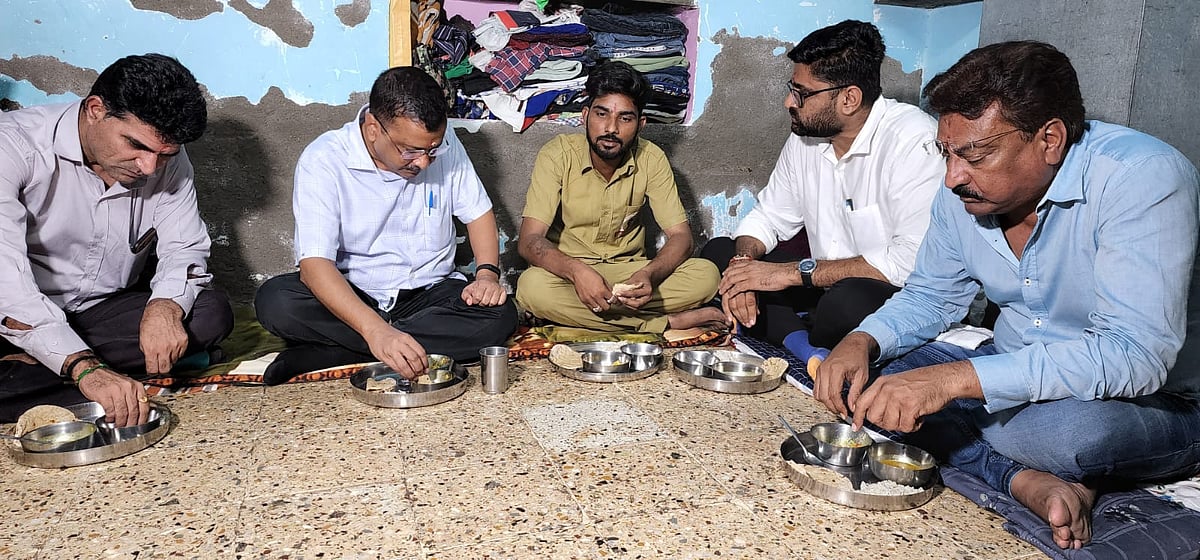 Arvind Kejriwal finally enjoys dinner with Gujarat auto-rickshaw driver, after being stopped by...