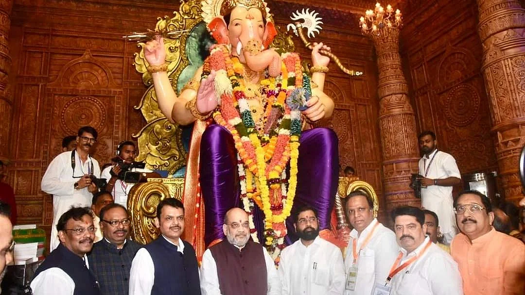 Amit Shah offers prayers at Mumbai's Lalbaugcha Raja with CM Eknath Shinde, Devendra Fadnavis | Twitter Image