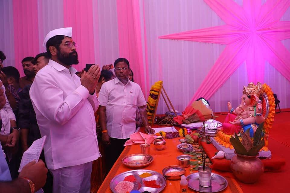 Eknath Shinde vists a pandal in Thane's Kisan Nagar | Twitter/ EKnath Shinde