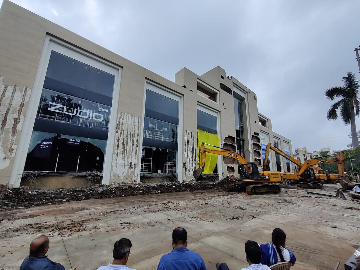 Illegal portions of mall opposite Industry House razed