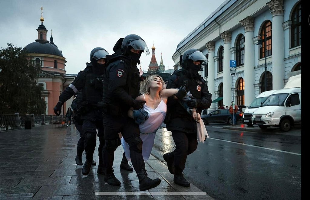 In Russia, protests against military draft grow, with thousands arrested