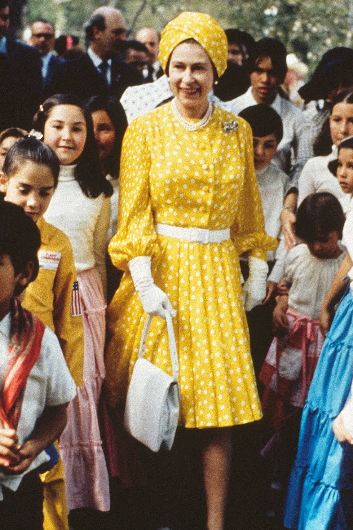 即決専用★18K QUEEN ELLZABESH THE SECOND Queen Elizabeth II passes away: Deciphering Her Majesty's timeless