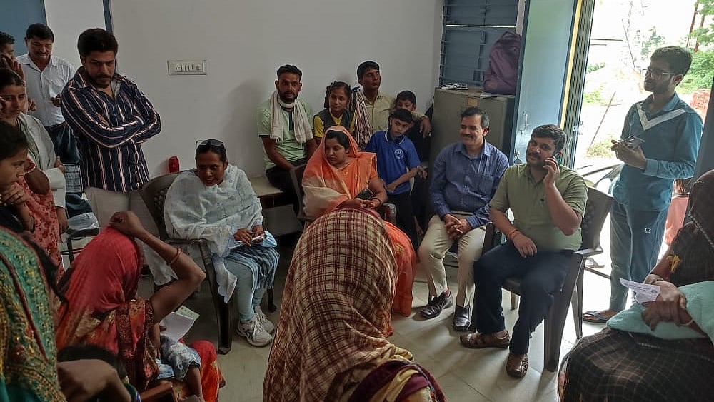 MP: IIT-I team visits gramin hospital school to teach swachhata lesson