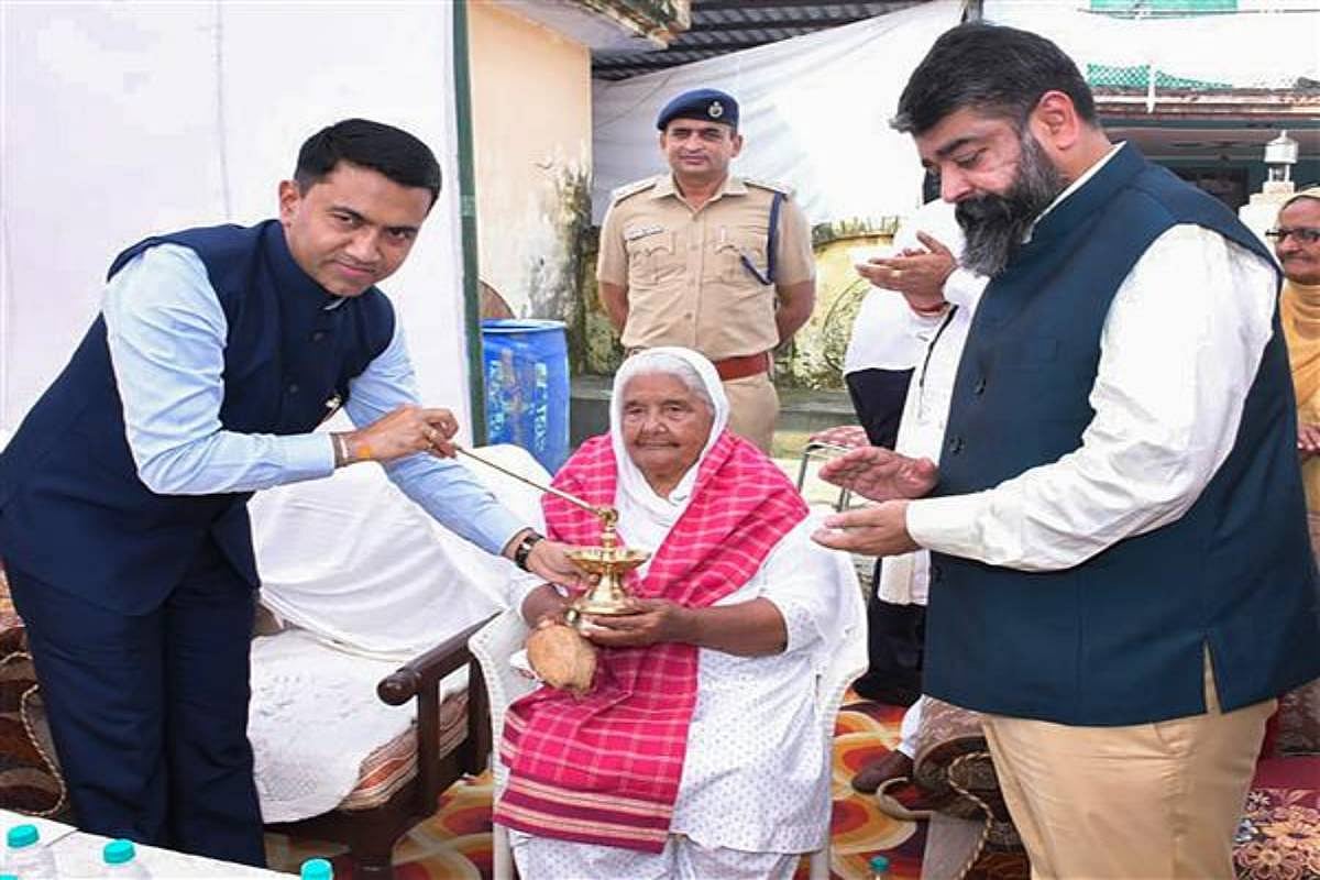 Goa CM Sawant honours widow of martyr Karnail Singh, says indebted to ...