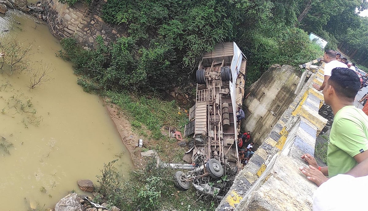 Jharkhand: Seven killed, many injured as bus falls off bridge in Hazaribag; PM Modi expresses anguish