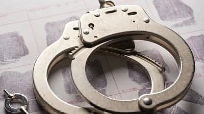20-year-old held for stealing cash, mobile phone in Panvel