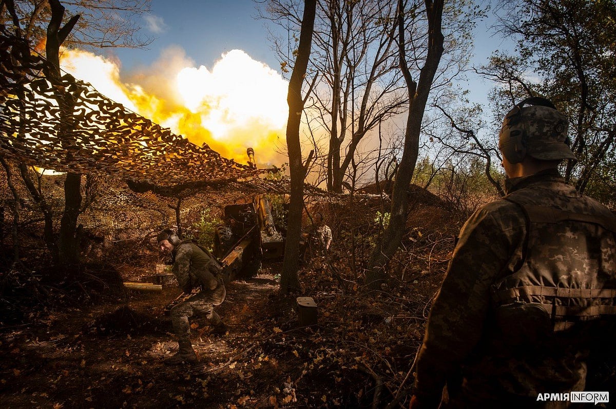 Deadly blasts in separatist-held Ukraine city kill over a dozen