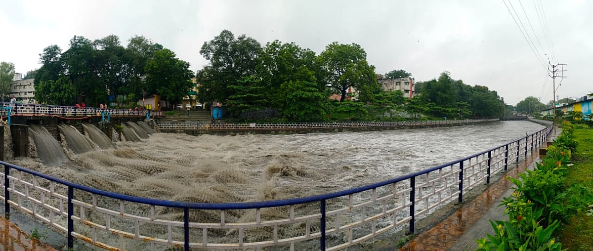 Indore: Elder brother’s body
found 1 km downstream, search on for younger brother’s body