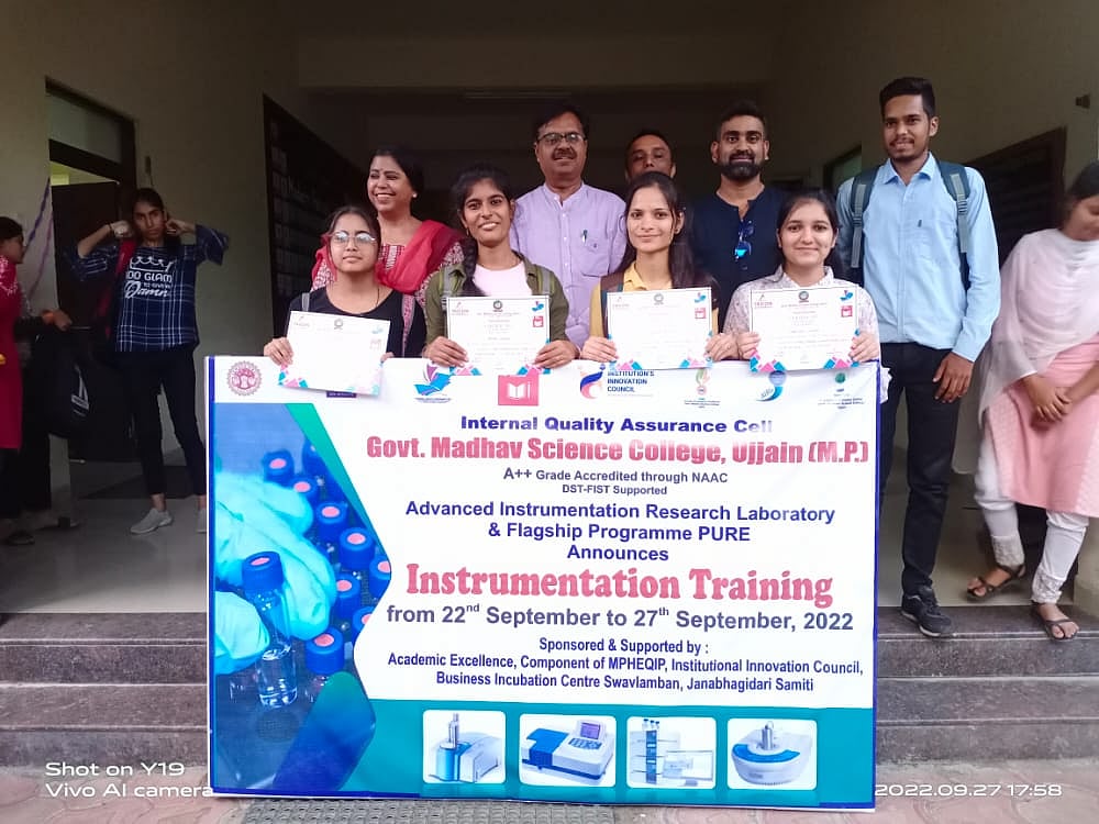 MP: Khachrod govt college students complete training of chemical equipment