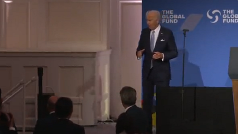 Joe Biden seems lost on stage after addressing a conference in New York | Twitter/ viral video 