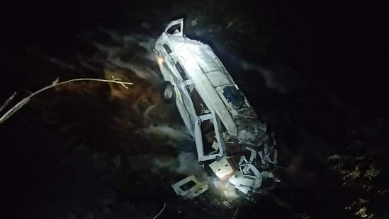 7 tourists have been reported to be killed in Kullu vehicle accident |