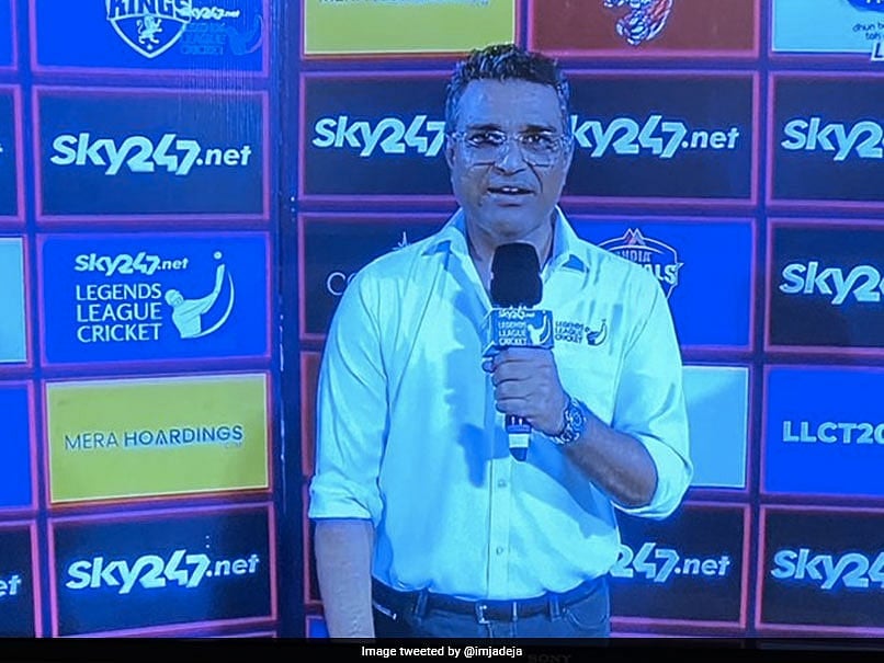Ravindra Jadeja shares picture of his 'dear friend' Sanjay Manjrekar on Twitter; here's commentators reply