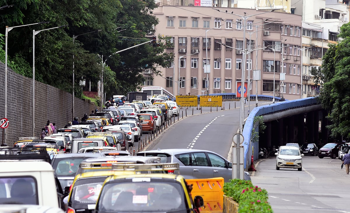 Mumbai: Rains, bad roads and illegal parking cause jams across city; commuters complain