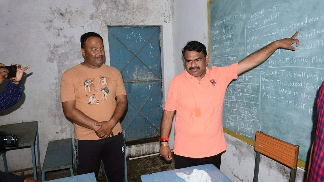 Mayor asks Ujjain Municipal Corporation officials to make Gyas ka Bada free of encroachers