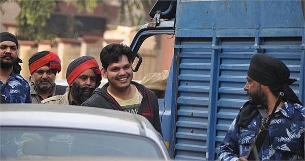 Deepak Tinu, centre, a close aide of jailed gangster Lawrence Bishnoi | Twitter/@Shehzad_Ind
