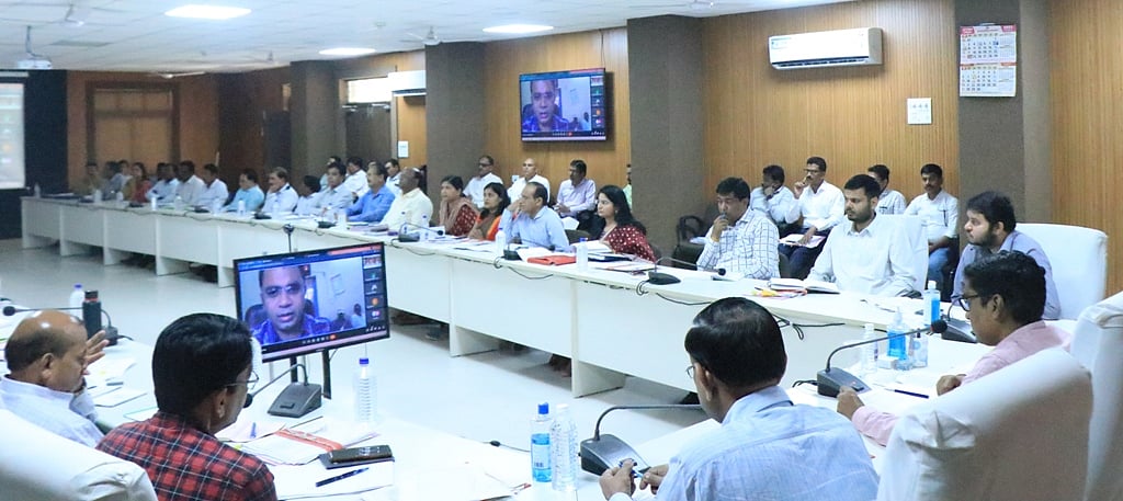Khargone: Remove illegal structures from KGN Colony: Collector