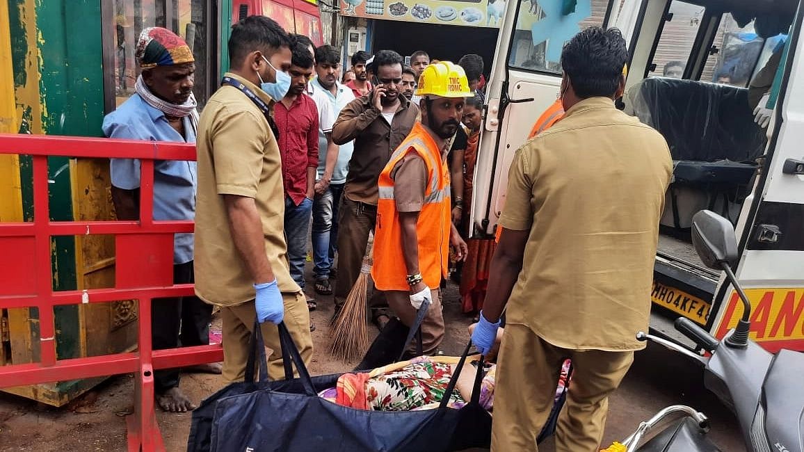Thane: Unidentified body of woman found at Shivaji Nagar lake in Kalwa
