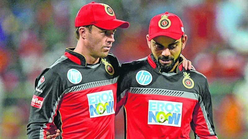 Virat Kohli (R) and AB De Villiers | 