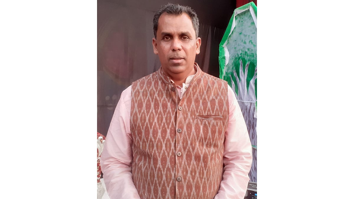 Director Akhilesh Niranjan Prasad