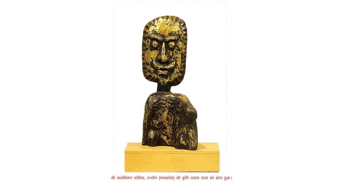 Best sculpture selected for award.