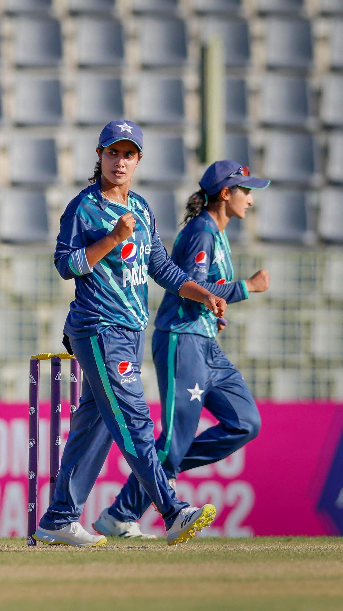 Ind vs Pak: Harmanpreet Kaur-led side suffers shock loss to archrivals, batting experiment fails