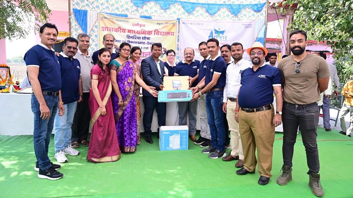 Dewas: Act-eve foundation donates furniture to government school