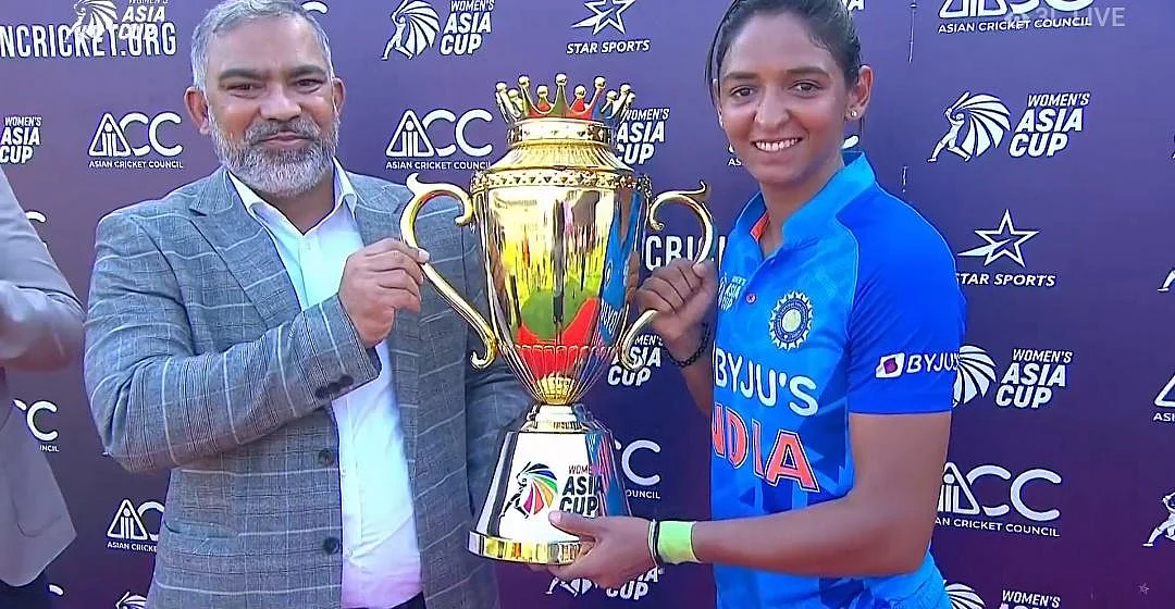 India skipper Harmanpreet Kaur with the Asia Cup trophy | 