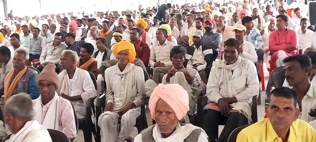 Ratlam: Farmers urged to adopt cow-based farming