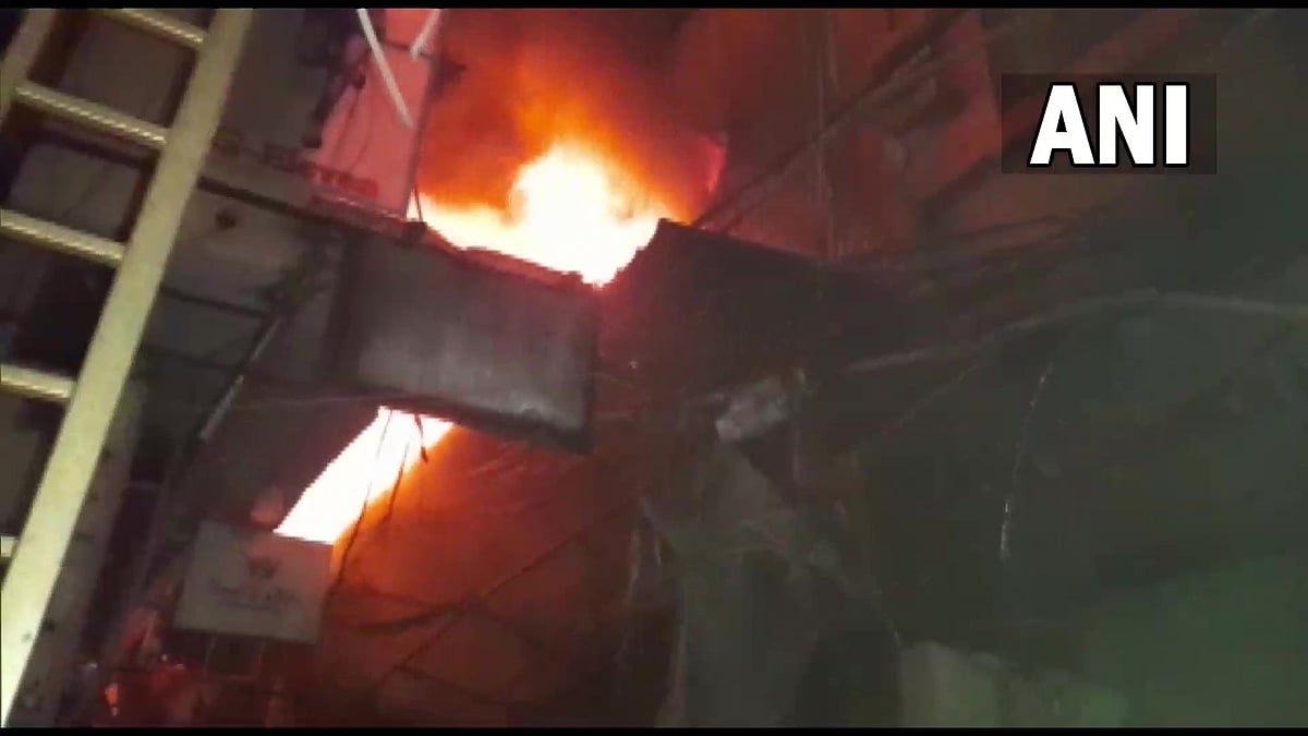 Delhi: Massive fire at cloth market in Gandhi Nagar, charred body found