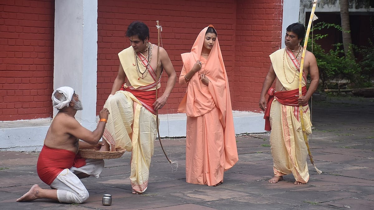 Artists busy in the rehearsal of Ramleela  | FP PHOTO 