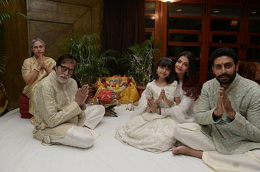 Bachchan Family at Jalsa