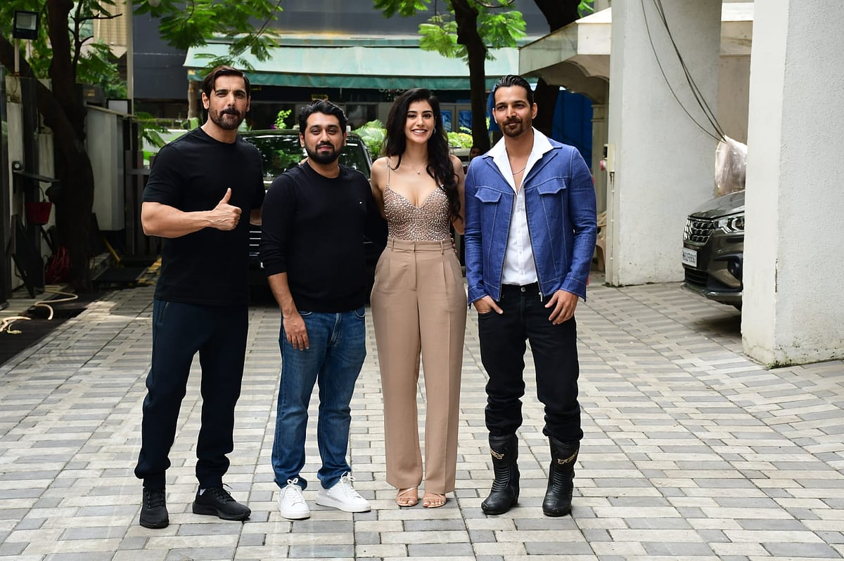 (l-r) John Abraham, Samar Iqbal, Sonia Rathee, Harshvardhan Rane