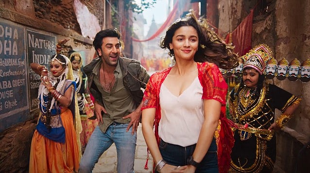 Watch Kesariya Dance Mix: Ranbir Kapoor-Alia Bhatt's groovy Brahmastra track out now