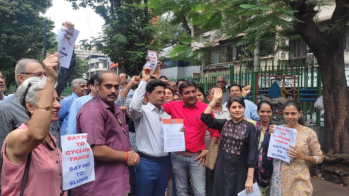 Mumbai: Residents, traders stage protest against encroachment at Matunga cycle track