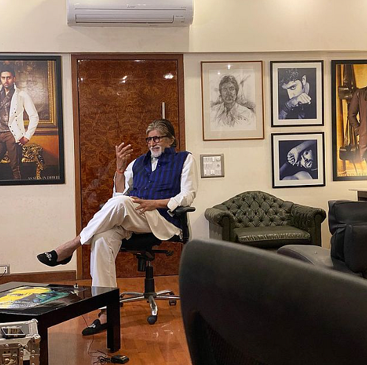 Big B at Jalsa