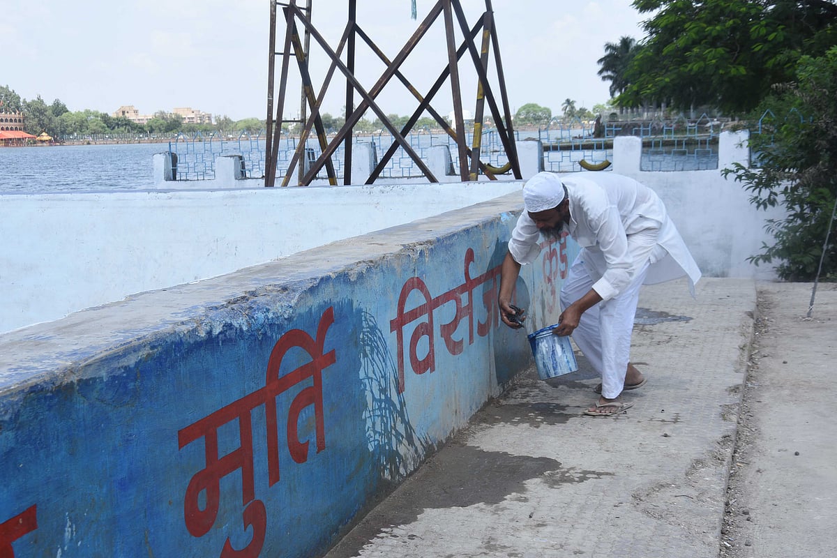 Elaborate arrangements have been made for idol immersion in Bhopal  