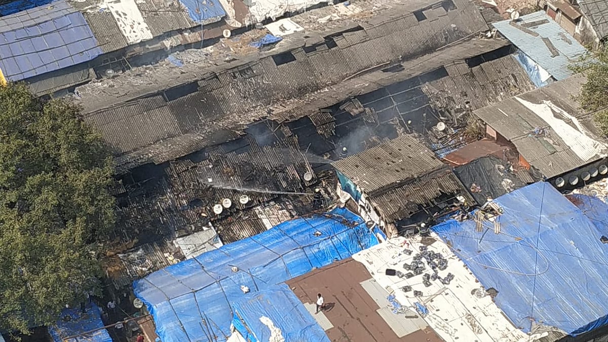 Mumbai: Fire breaks out in Byculla slum, no casualties reported 