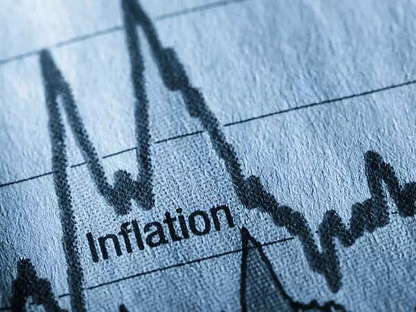 US consumer sentiment slumps; inflation expectations edge up
