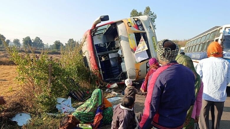 MP: One dead and 30 injured, after bus going to President’s event, turns turtle